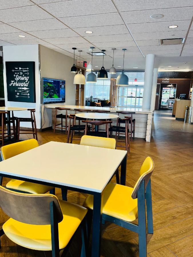 Fairfield Inn & Suites By Marriott Staunton Ngoại thất bức ảnh